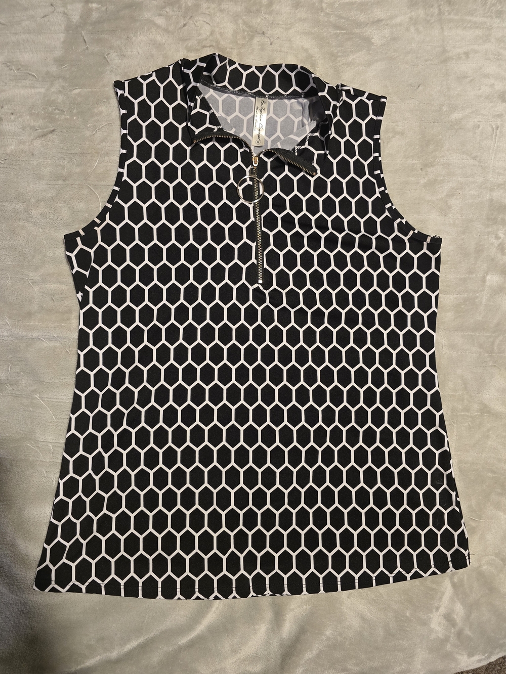 ​Perception Concept Black White Hexagon Zip Neck Sleeveless Blouse M
